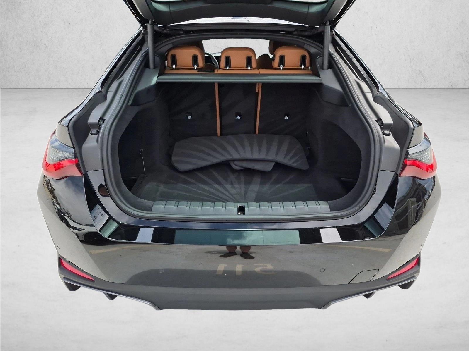 2025 BMW i4 6