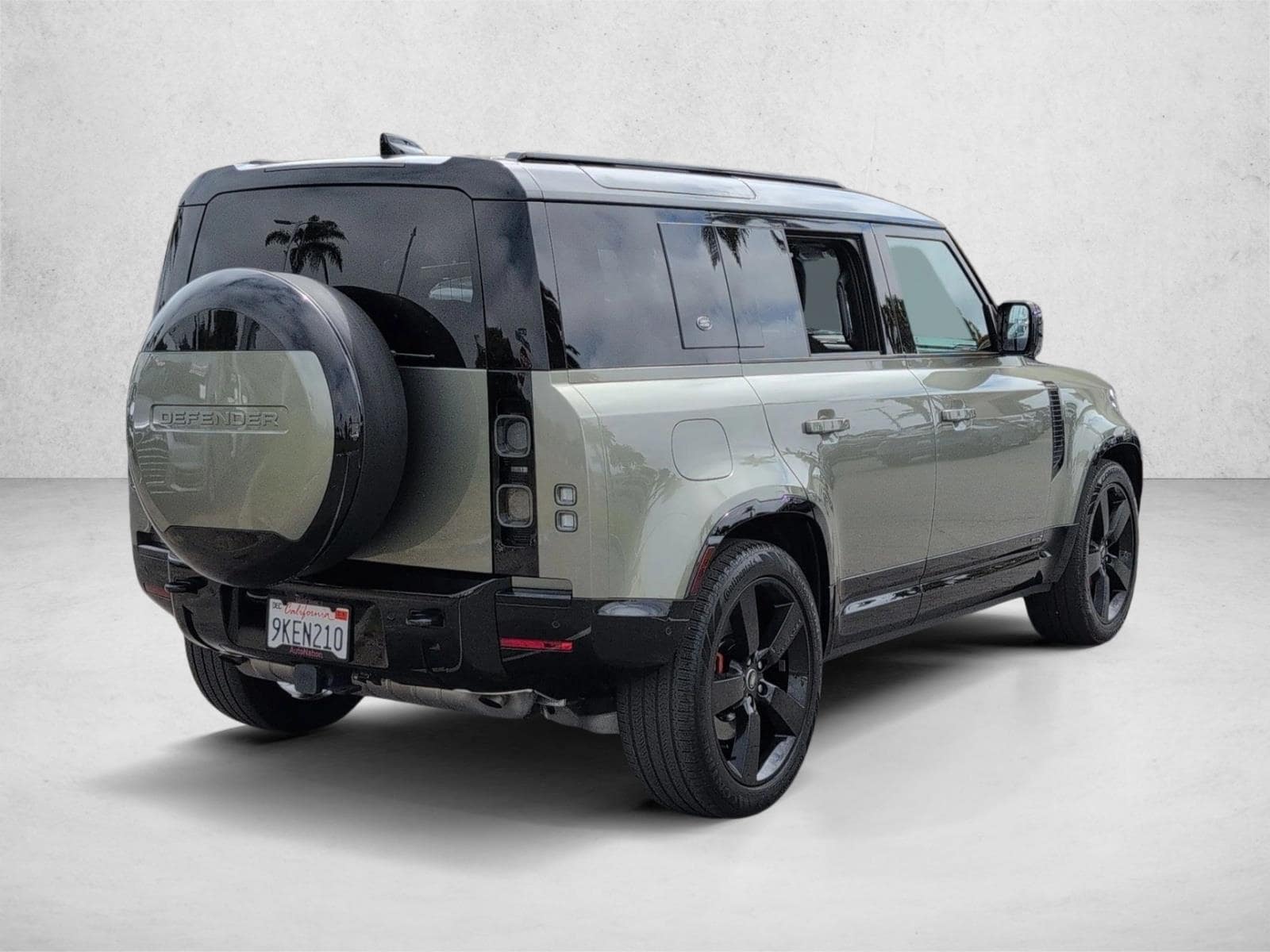 2024 Land Rover Defender 110 X photo 4