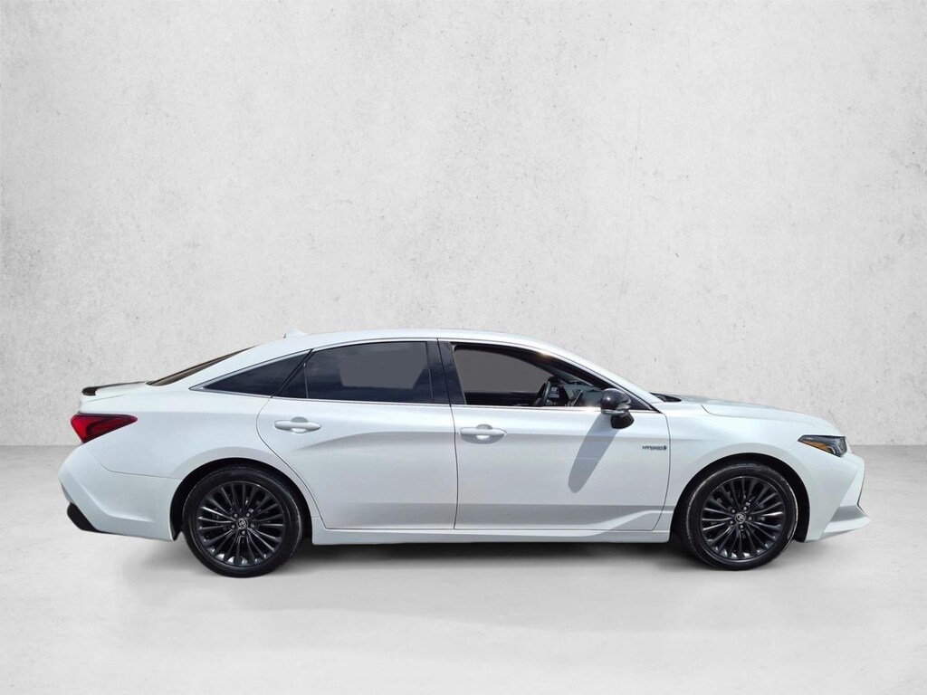 Used 2021 Toyota Avalon Hybrid XSE Sedan
