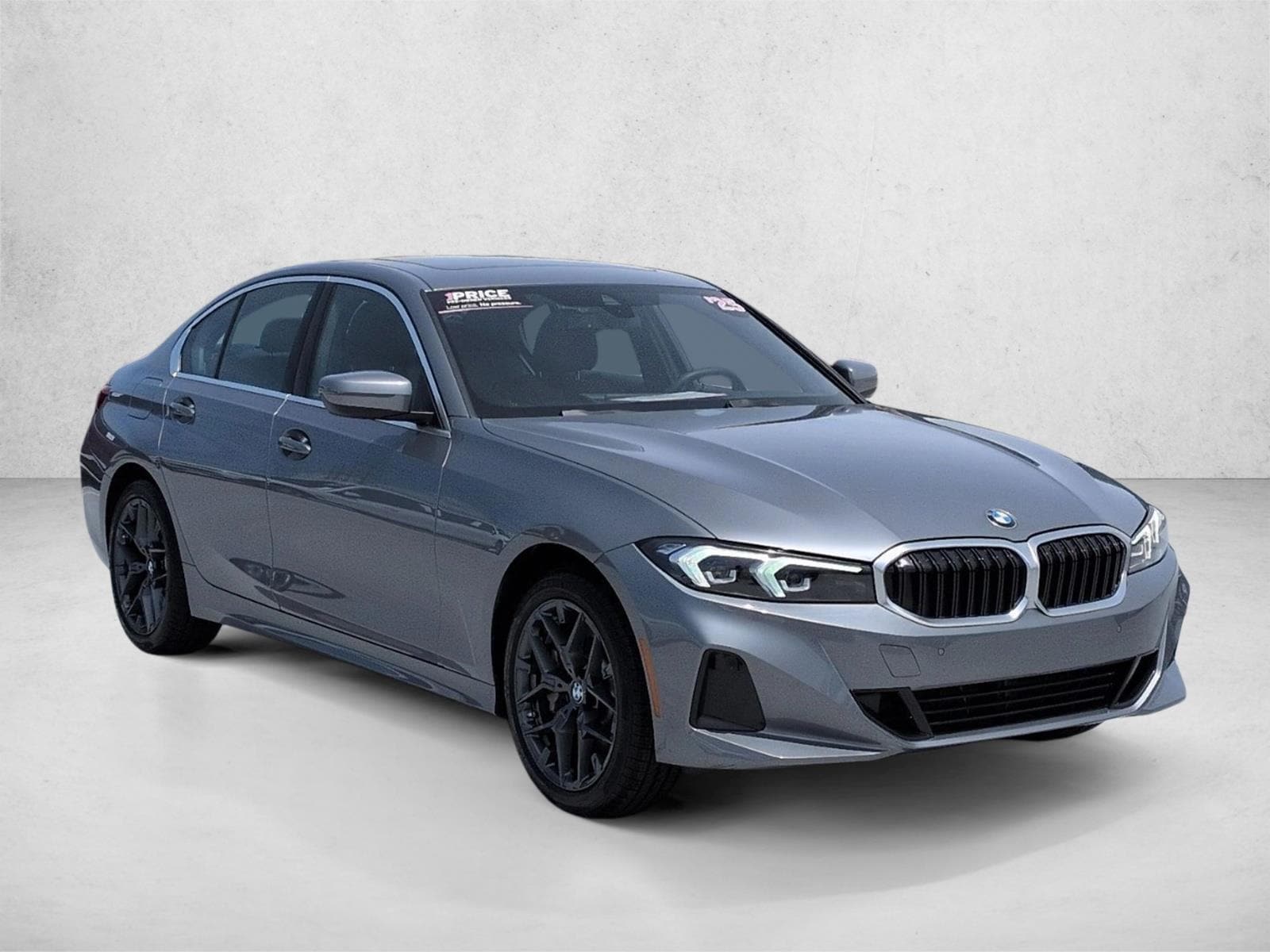 2025 BMW 330i xDrive photo 2