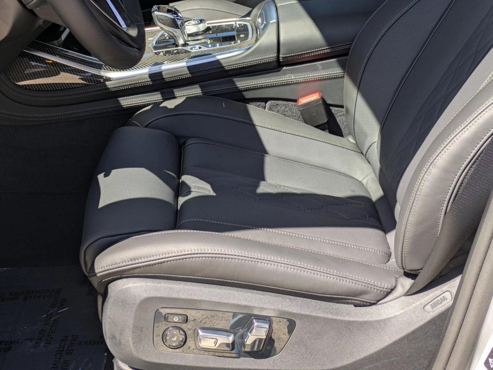 2025 BMW X7 ALPINA XB7 - Photo 4