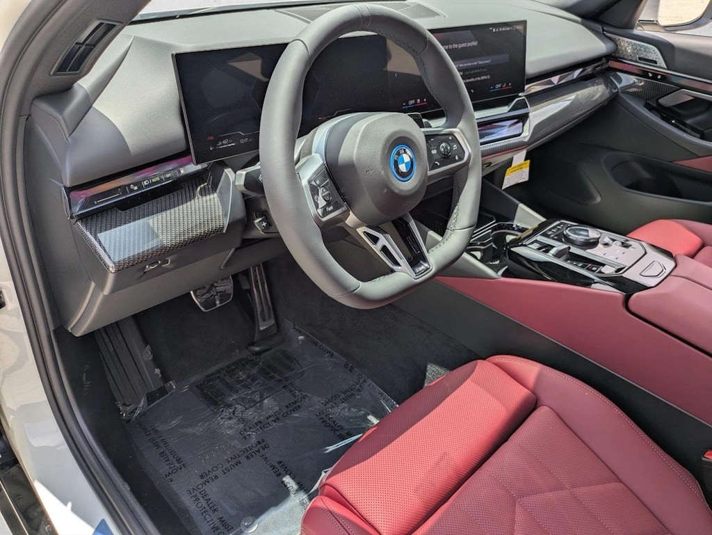 New 2027 BMW 550e xDrive Sedan