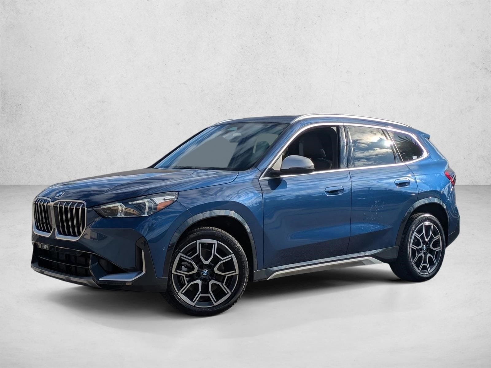 2024 BMW X1 28i's photo
