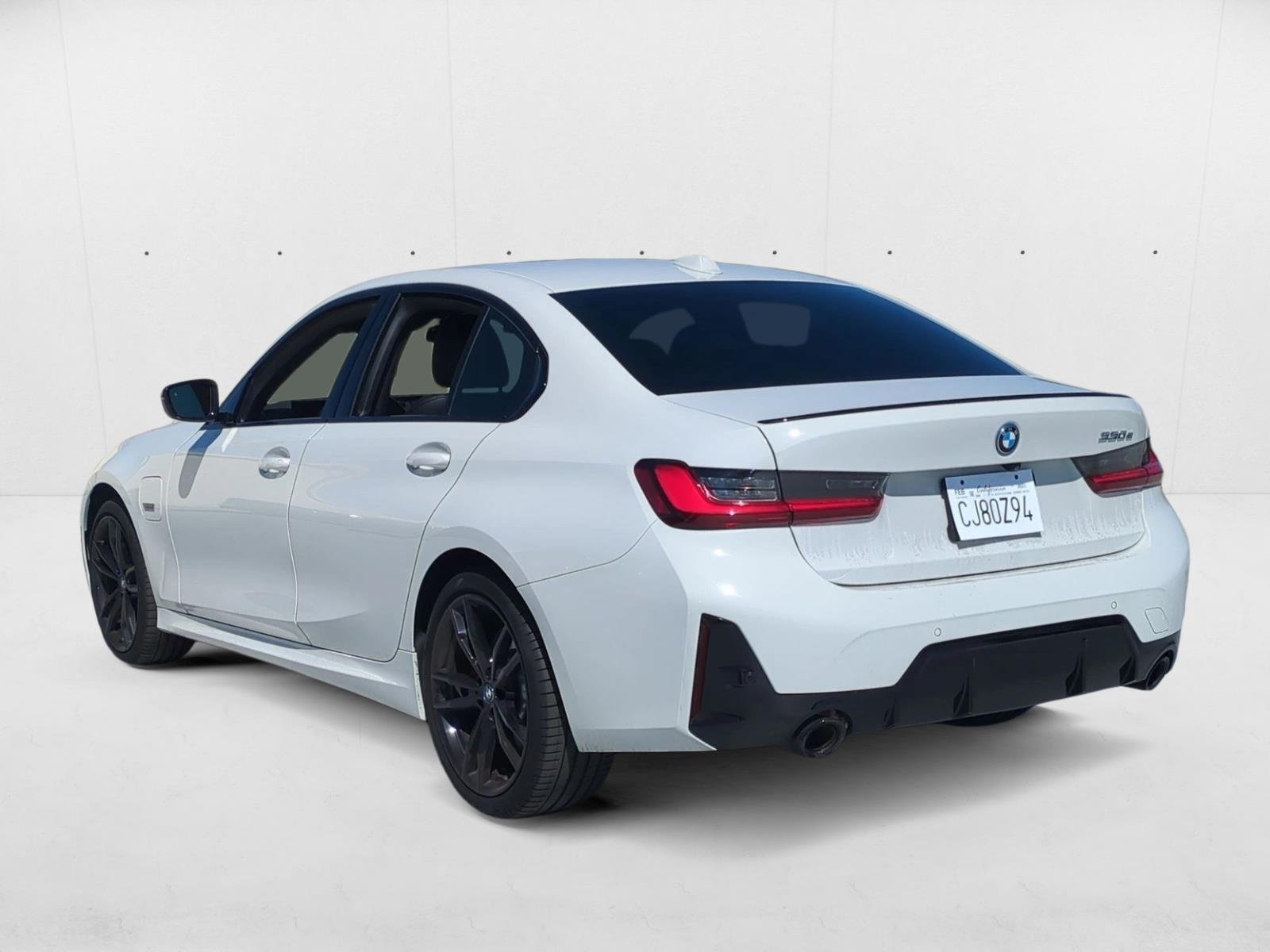2023 Bmw 330e photo 2
