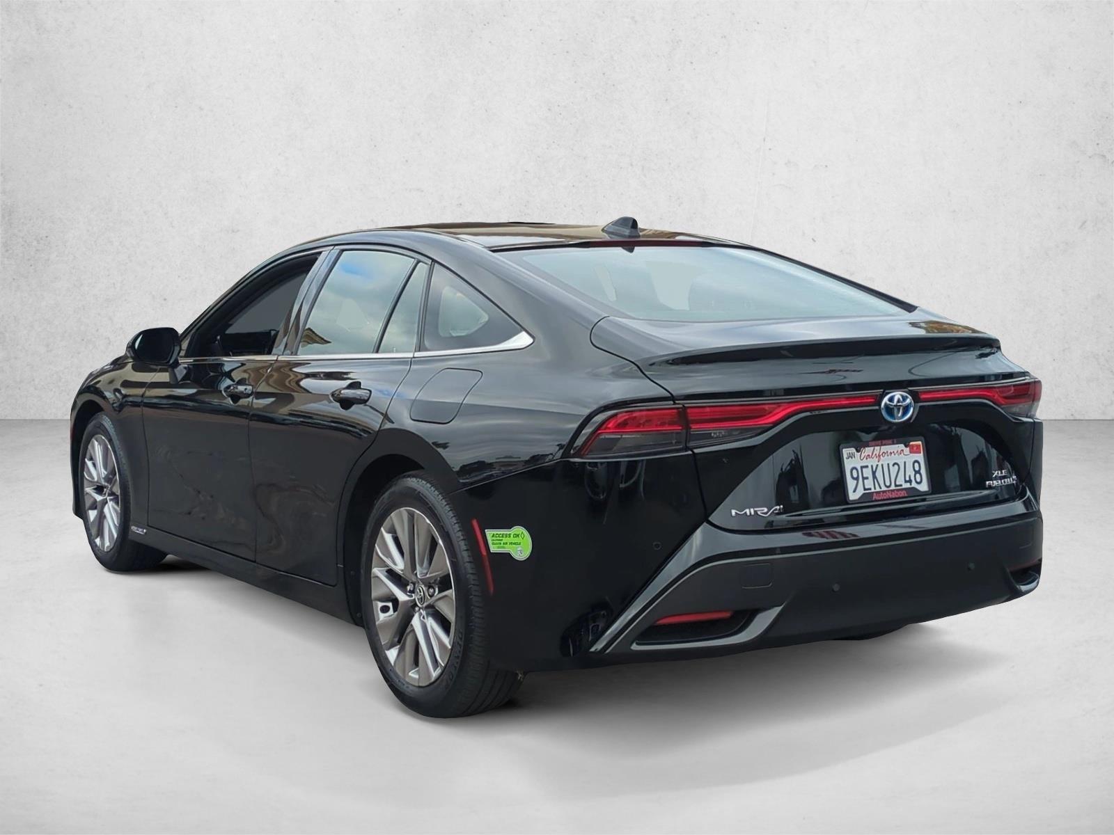 2022 Toyota Mirai XLE photo 3