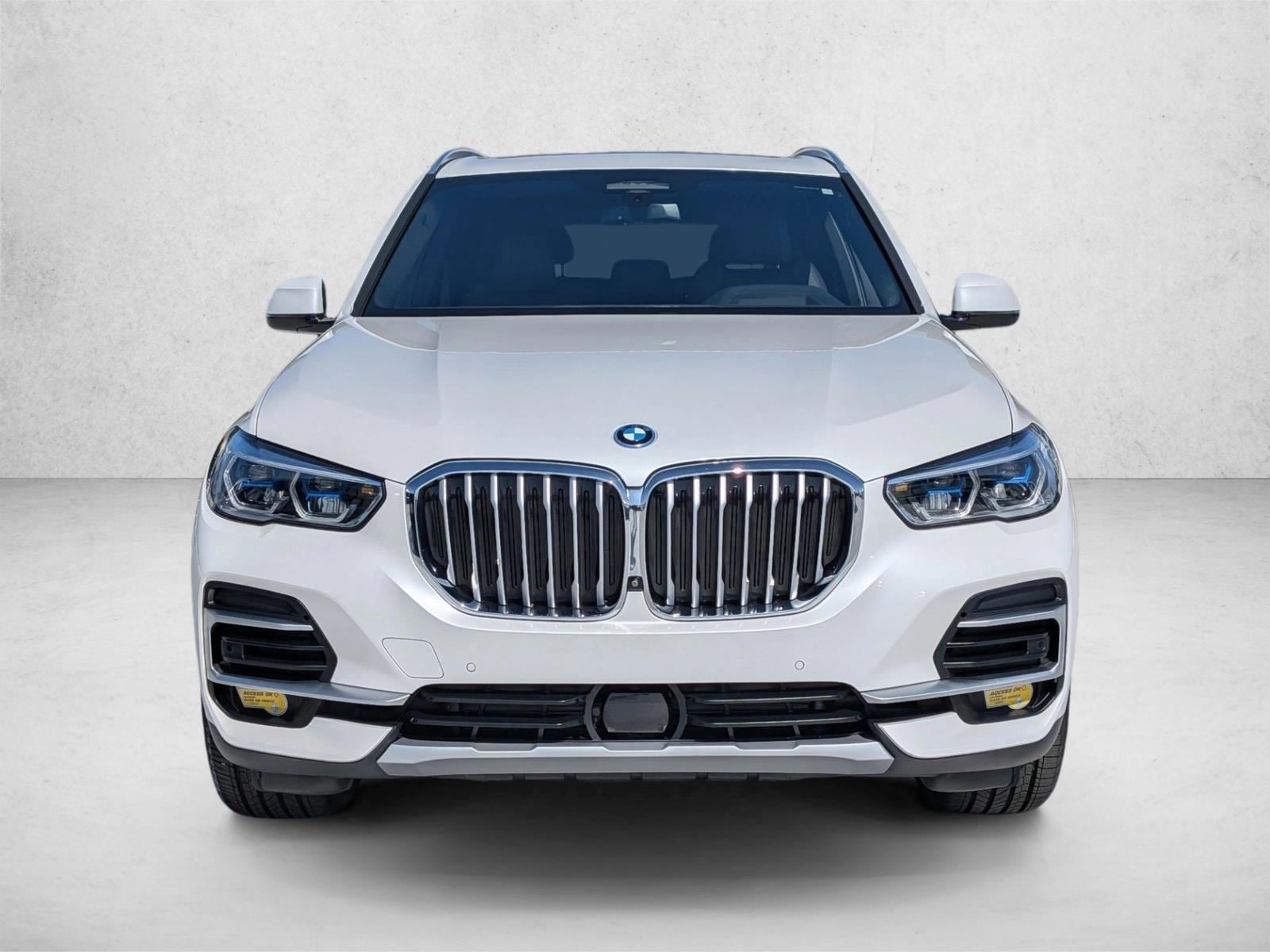 2022 BMW X5 PHEV xDrive45e photo 2