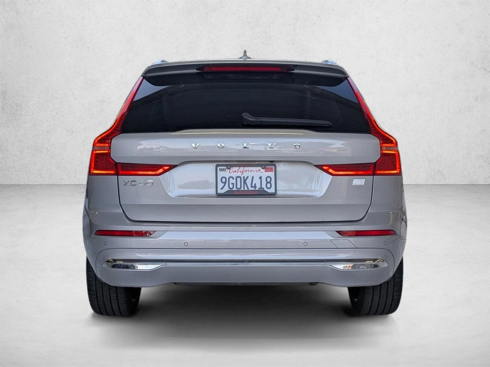 2023 Volvo XC60 Recharge Plug-In Hybrid Ultimate Bright photo 6