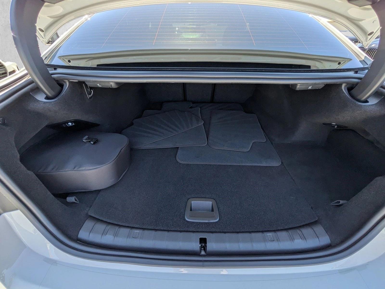 2023 BMW 530e photo 5