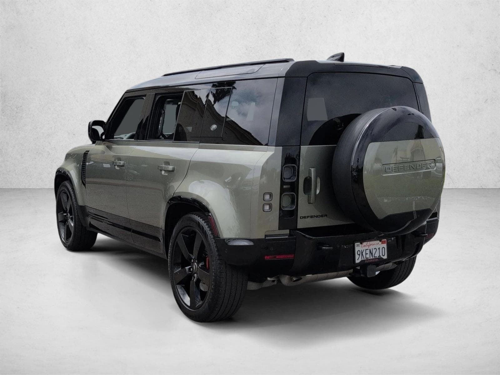 2024 Land Rover Defender 110 X photo 3