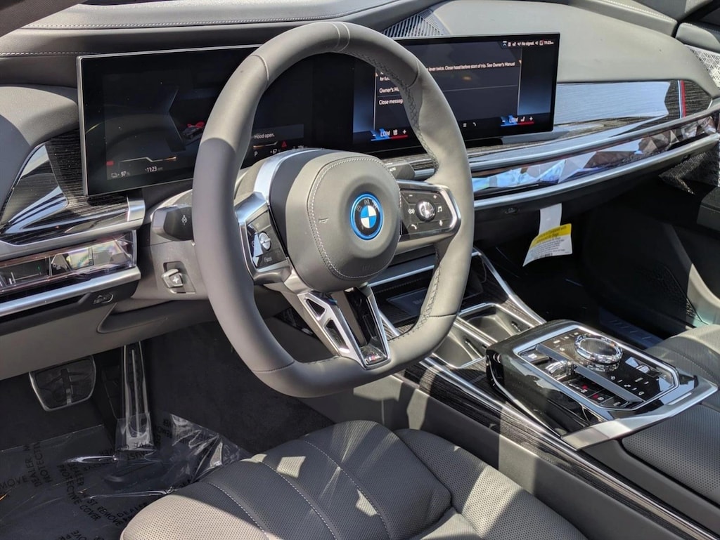 New 2025 BMW i7 xDrive60 Sedan
