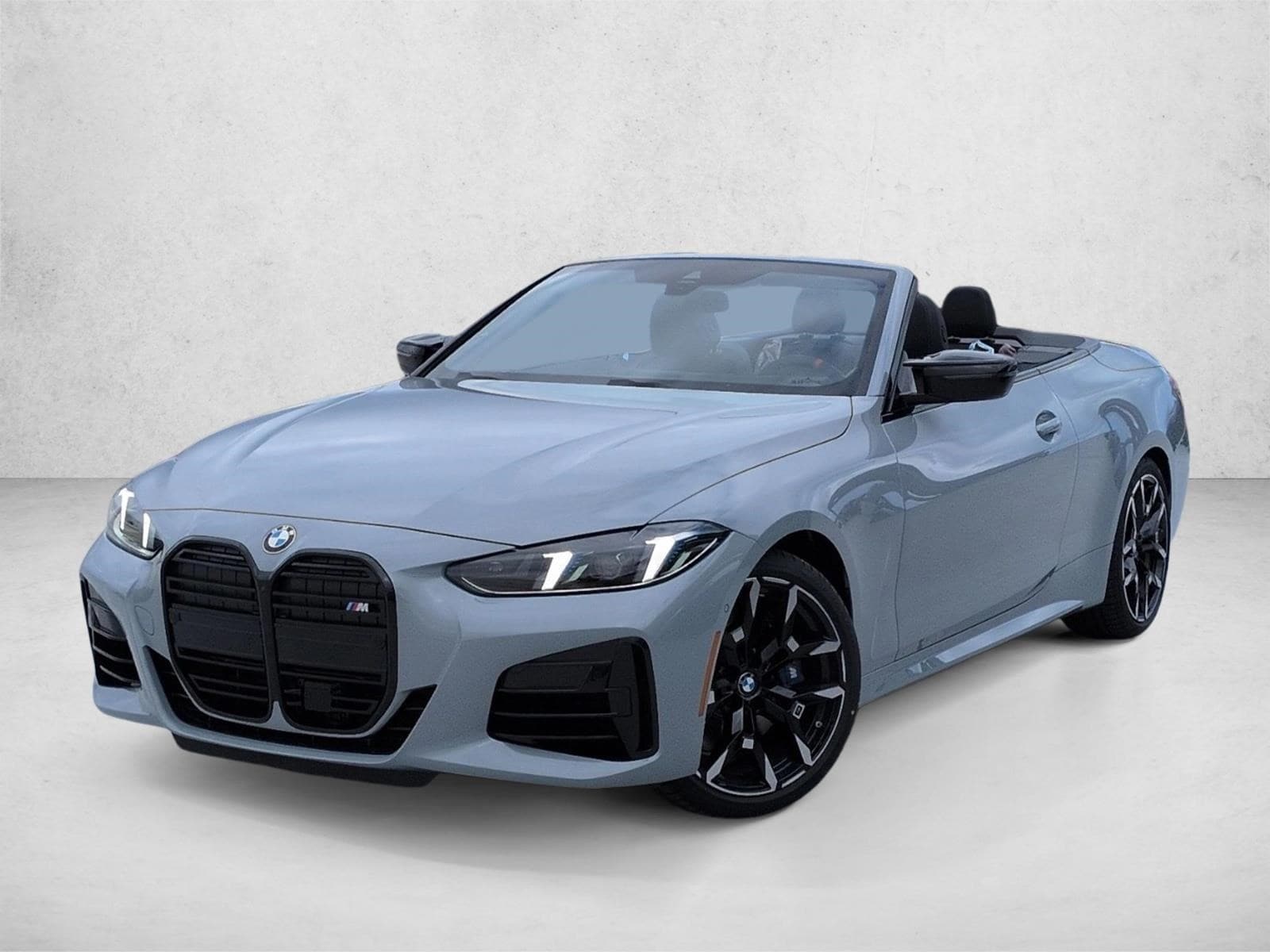 2027 BMW 4 Series M440i Convertible's photo