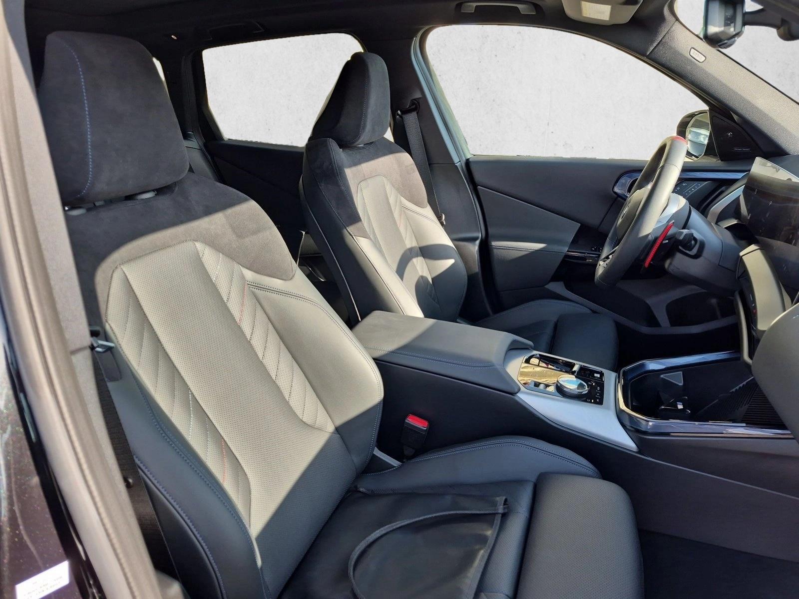 2025 BMW X3 M50 - Photo 20