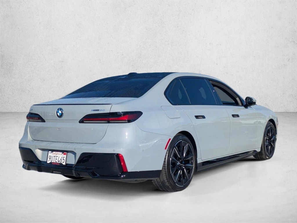 Used 2025 BMW i7 xDrive60 Sedan