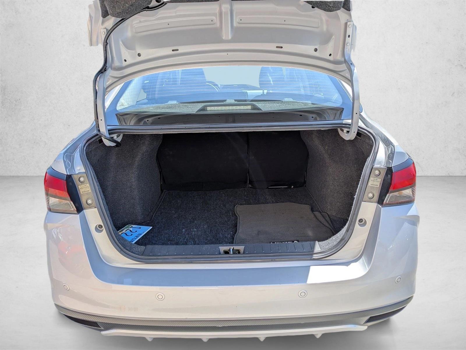 2025 Nissan Versa 1.6 SV photo 6