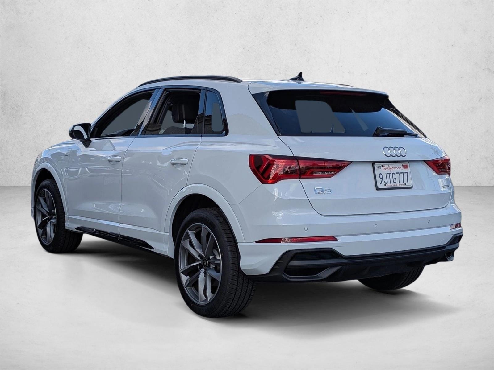 2023 Audi Q3 45 S line Premium photo 3