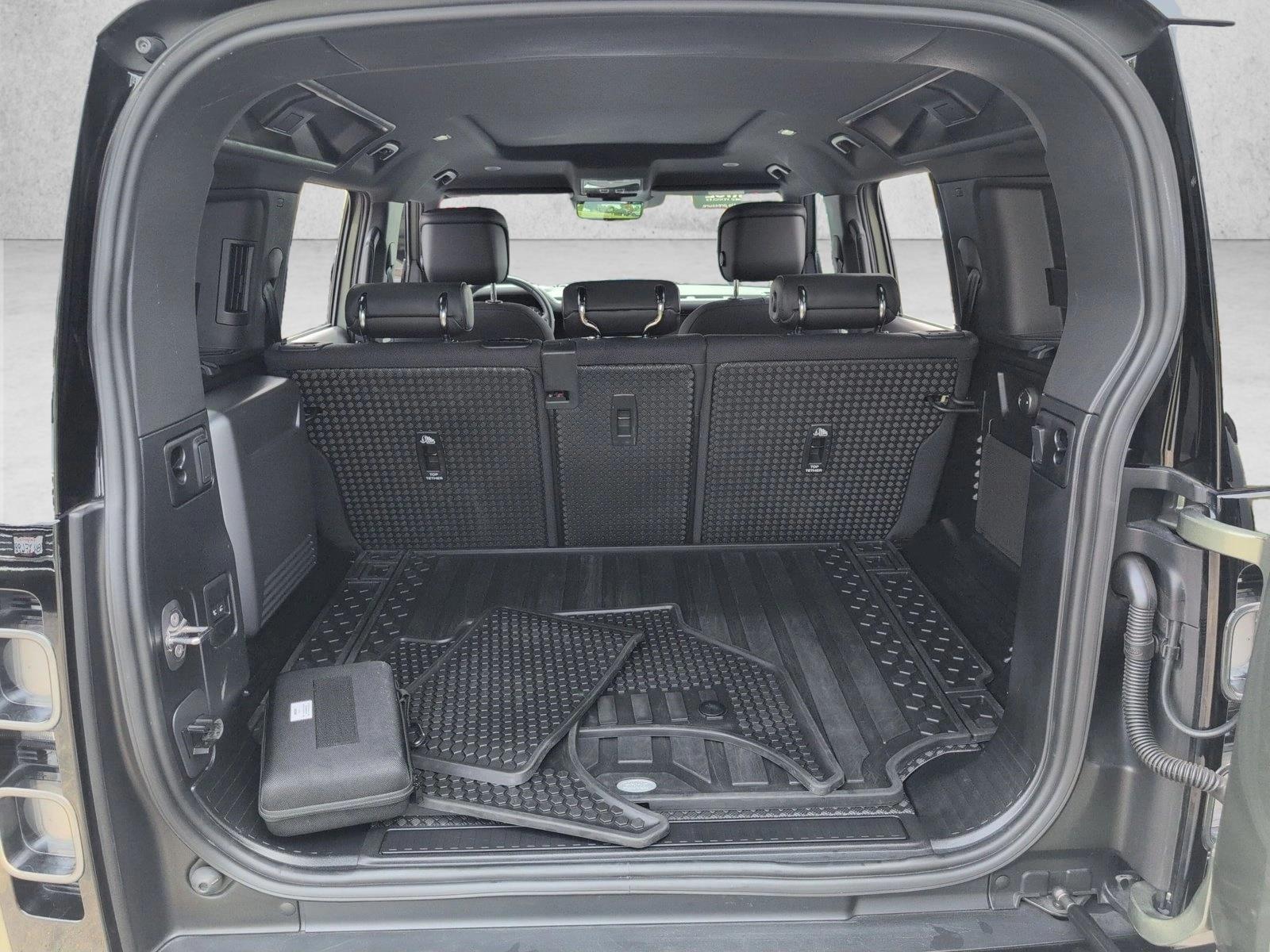 2024 Land Rover Defender 110 X photo 5