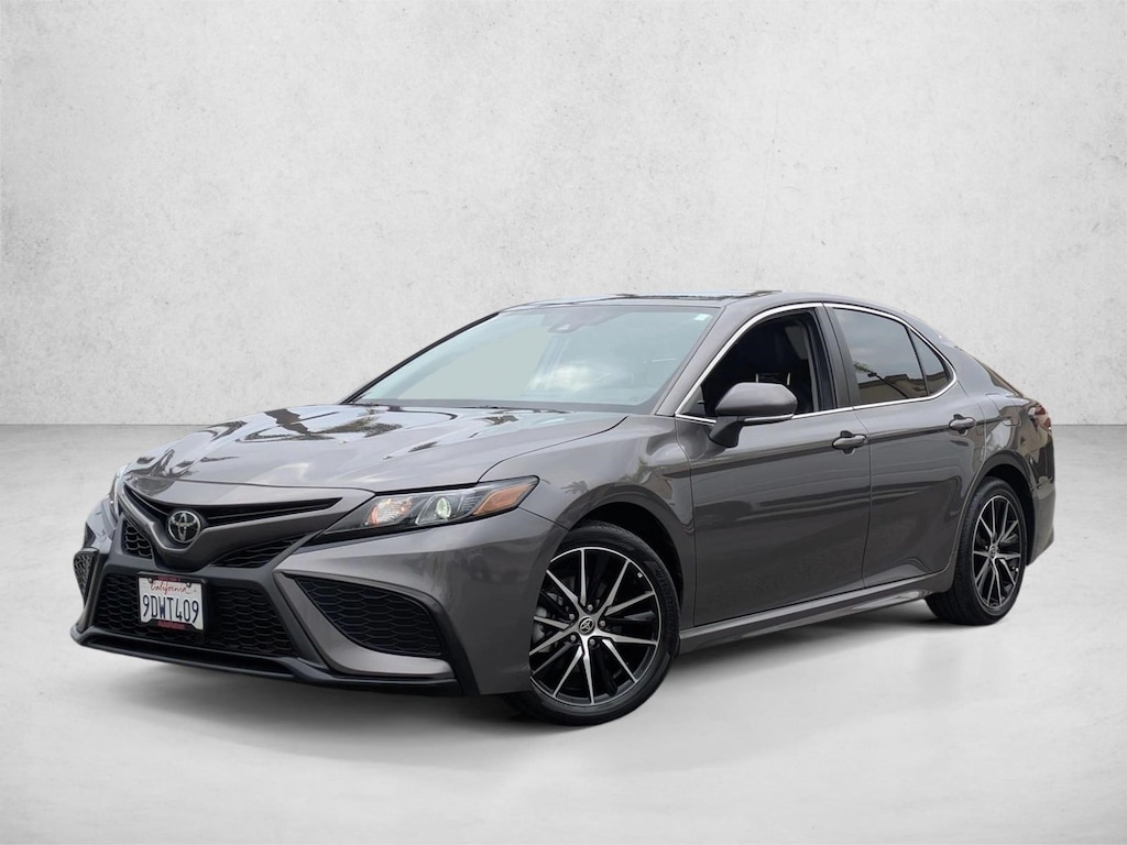 Used 2023 Toyota Camry SE Sedan