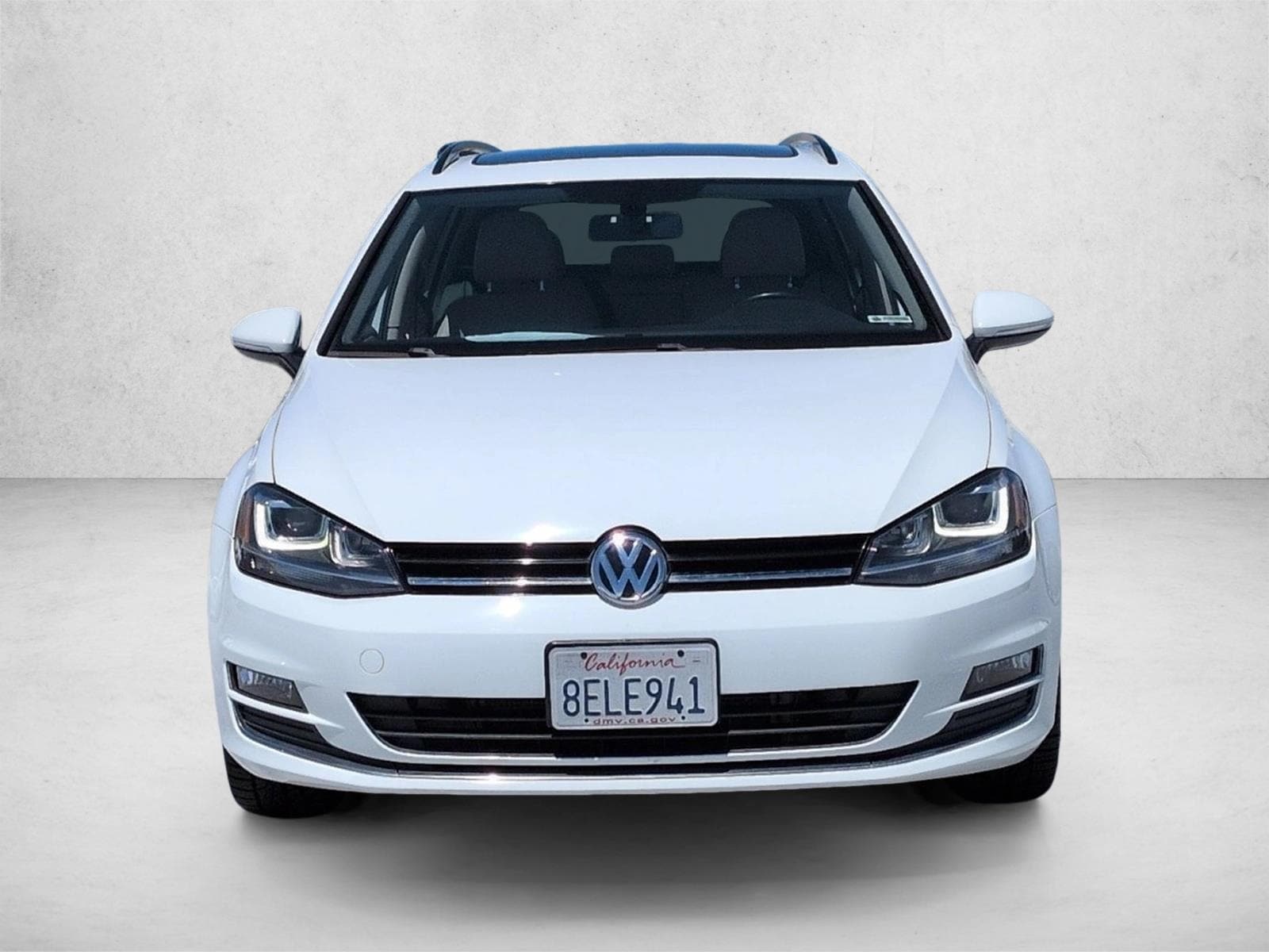 2015 Volkswagen Golf SportWagen TDI photo 2