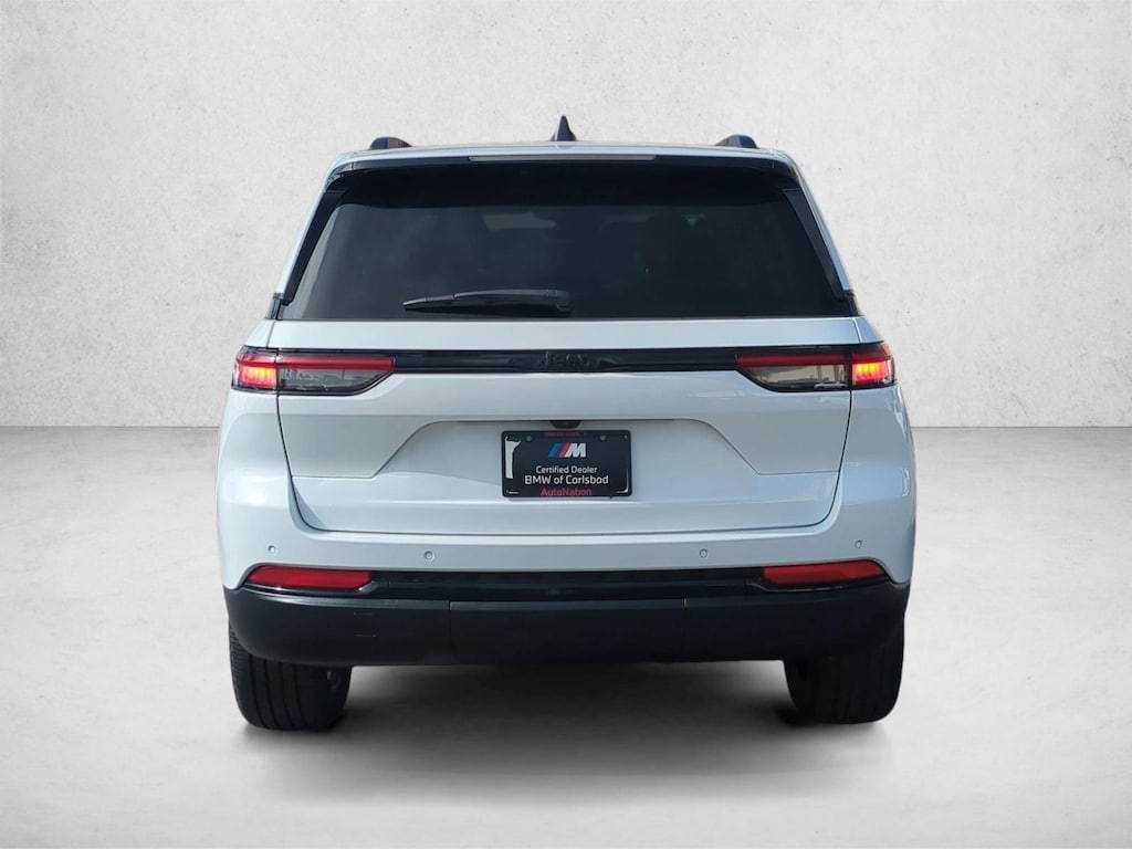 Used 2022 Jeep Grand Cherokee Laredo SUV