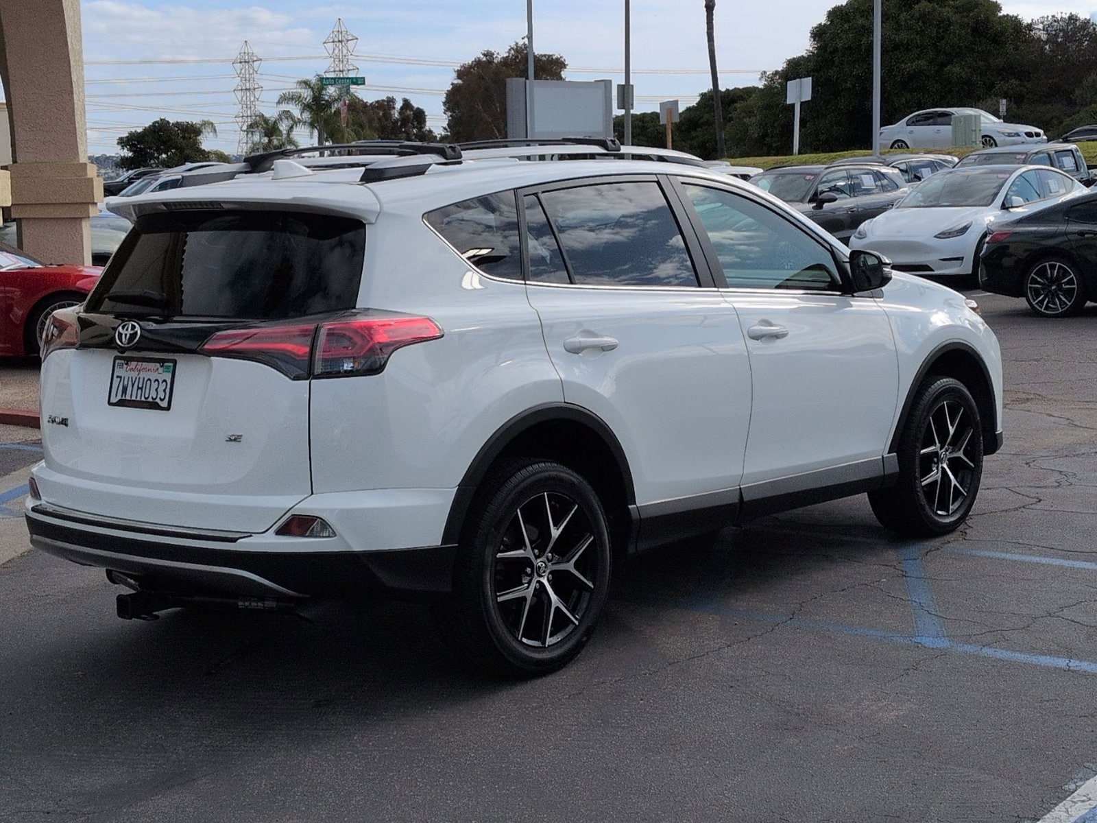 2017 Toyota RAV4 photo 4