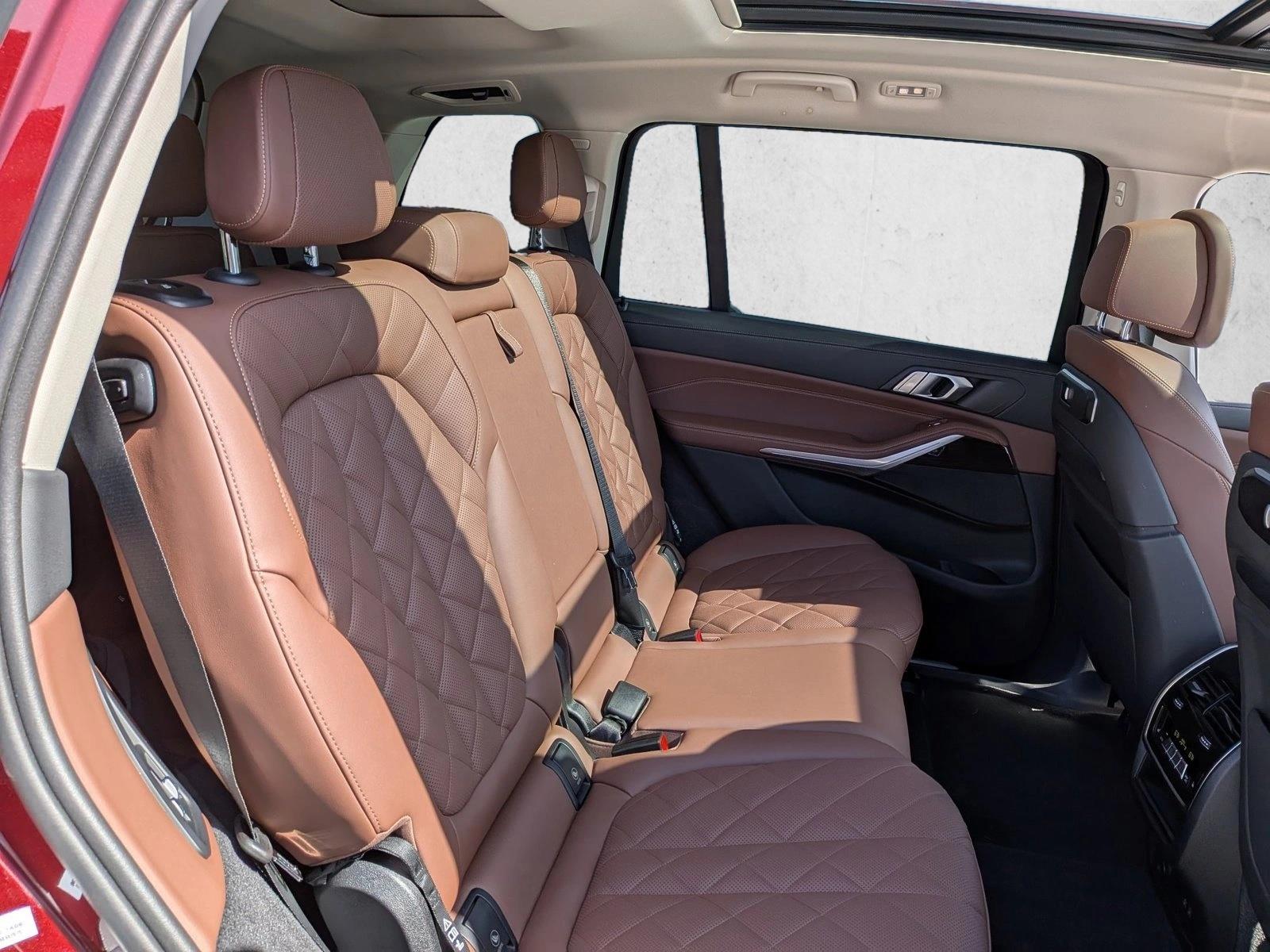 2025 BMW X7 40i - Photo 21