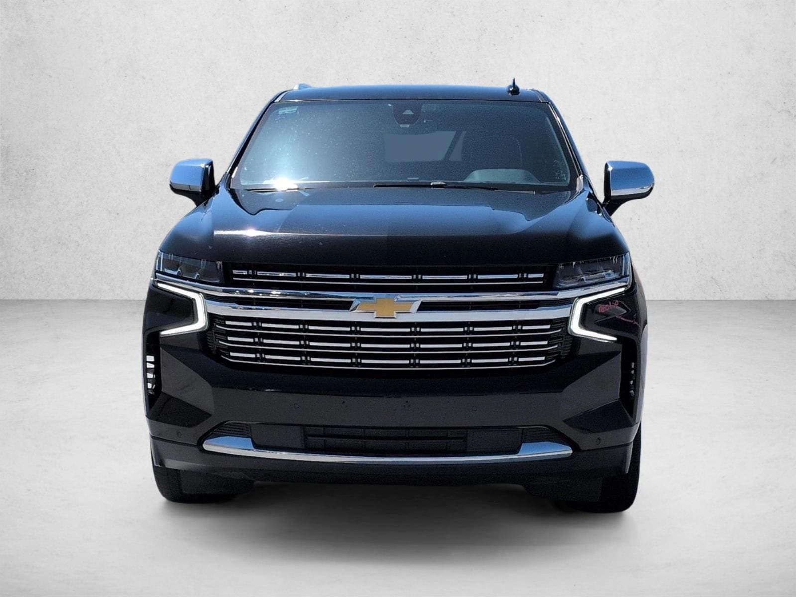 2022 Chevrolet Suburban Premier photo 2