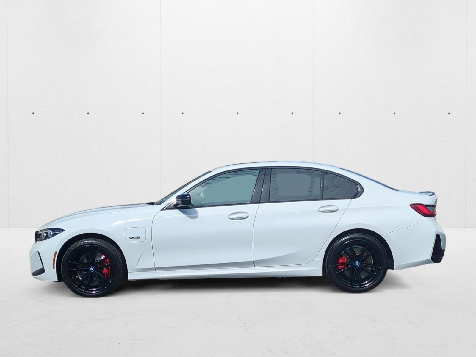 2023 Bmw 330e photo 2
