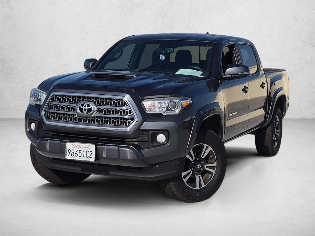 Used 2017 Toyota Tacoma Truck Double Cab
