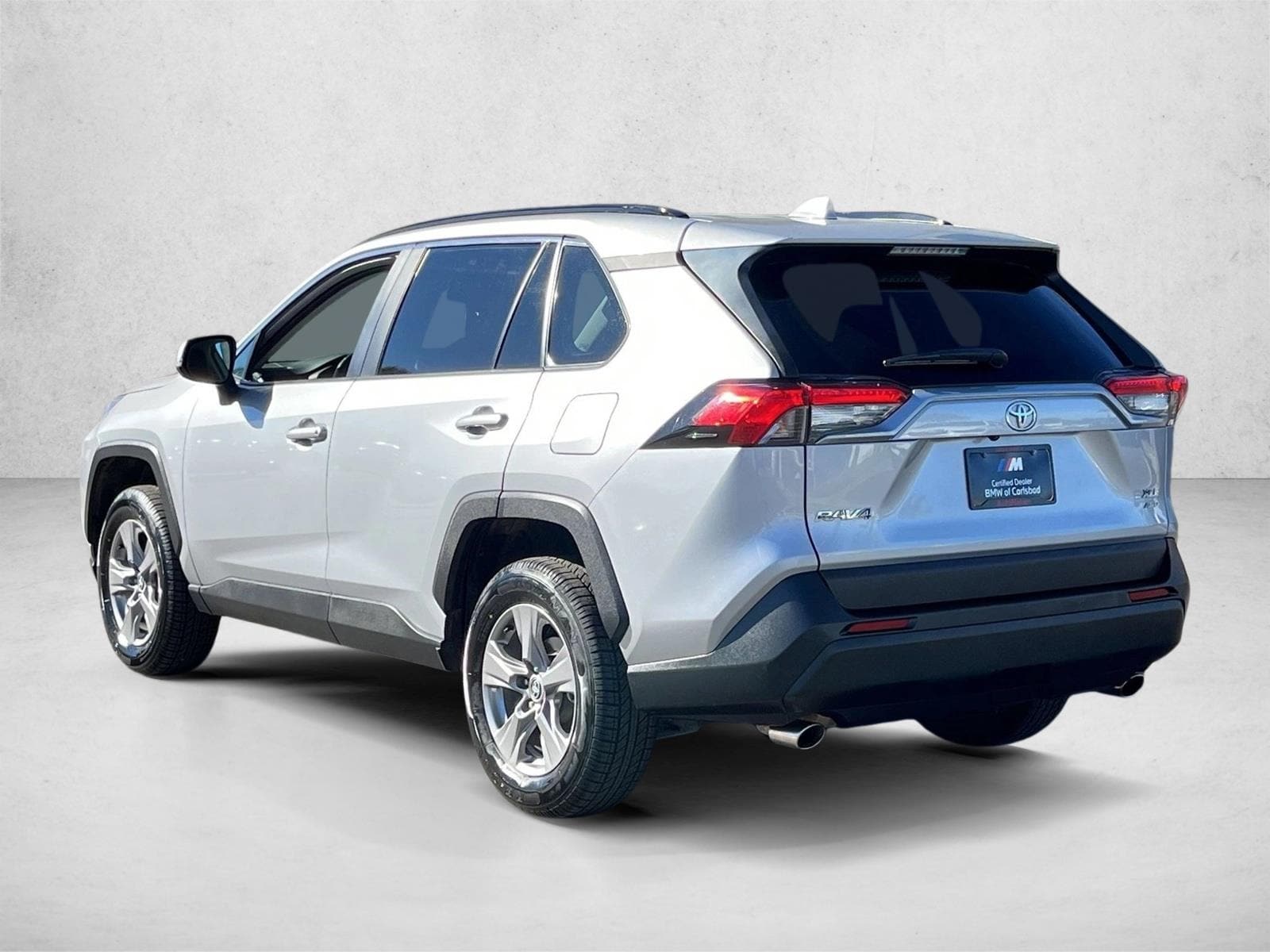 2024 Toyota RAV4 XLE photo 3