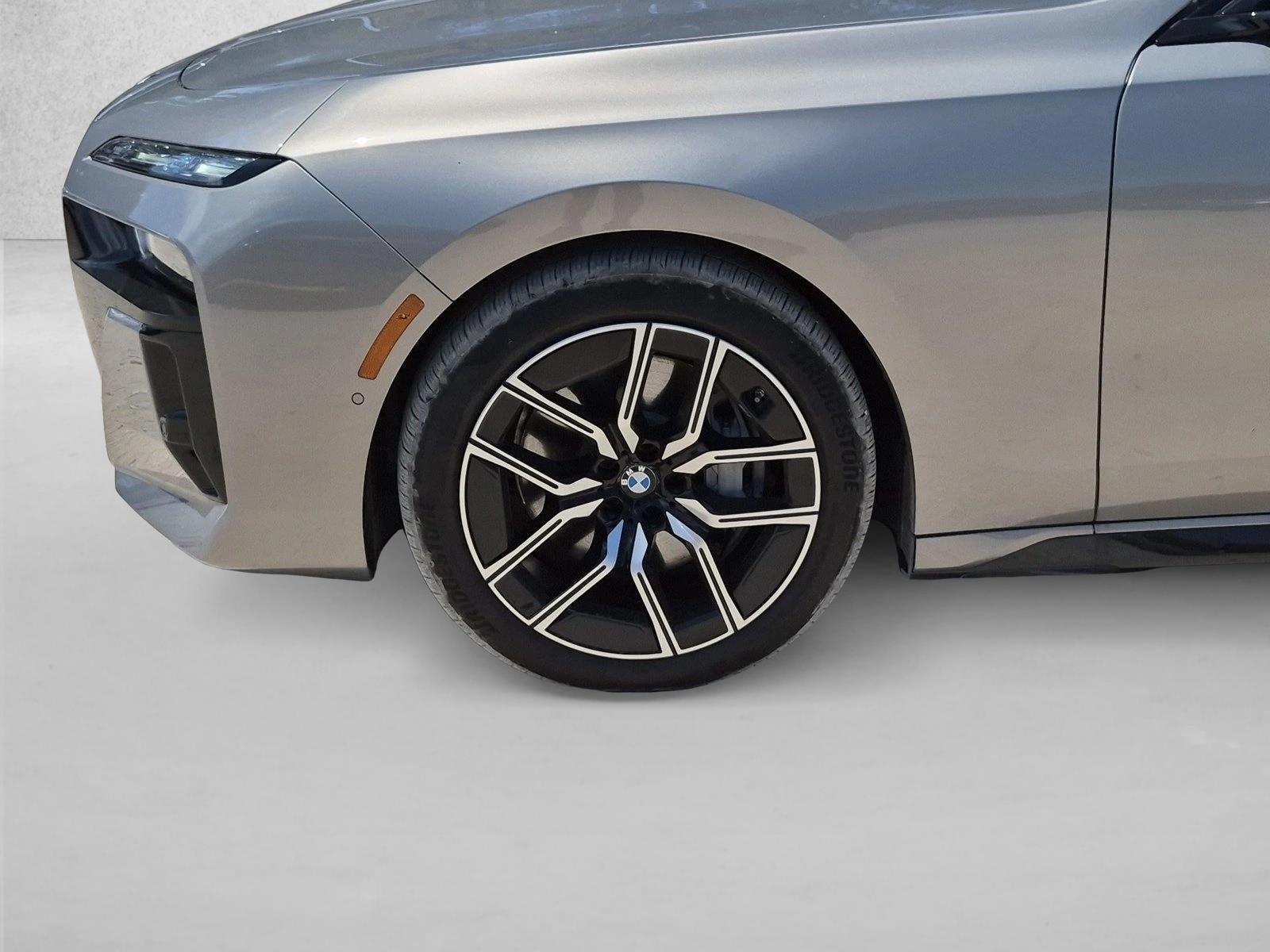 2026 BMW 7 Series 740i - Photo 9