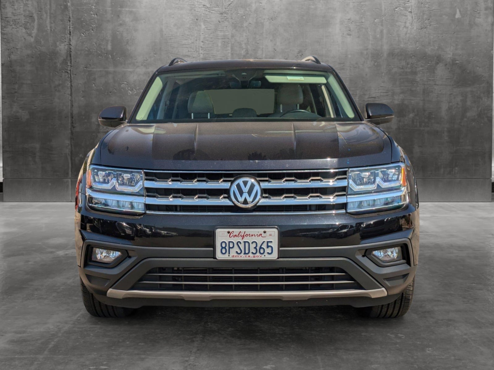 Used 2020 Volkswagen Atlas SE w/Tech with VIN 1V2WP2CA5LC500887 for sale in Carlsbad, CA