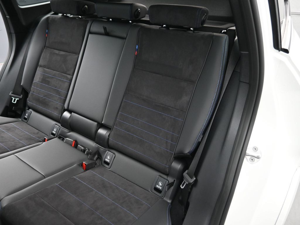 2026 BMW X1 M35i - Photo 38