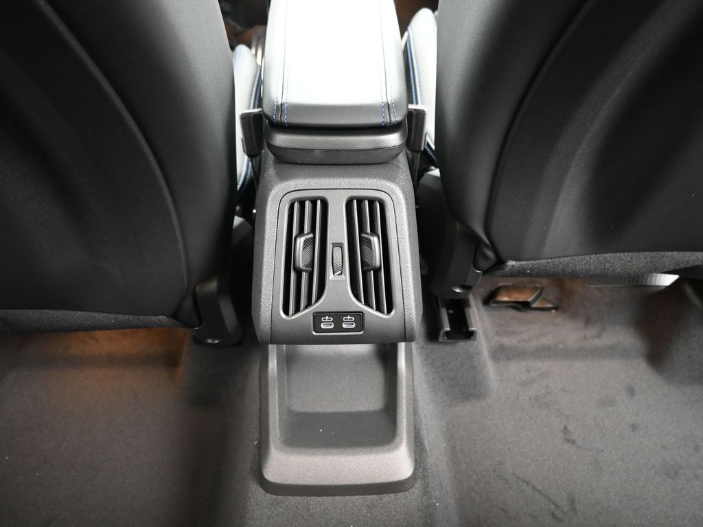 2026 BMW X1 M35i - Photo 39
