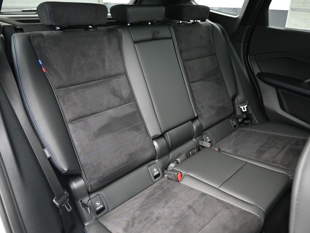 2026 BMW X1 M35i - Photo 32
