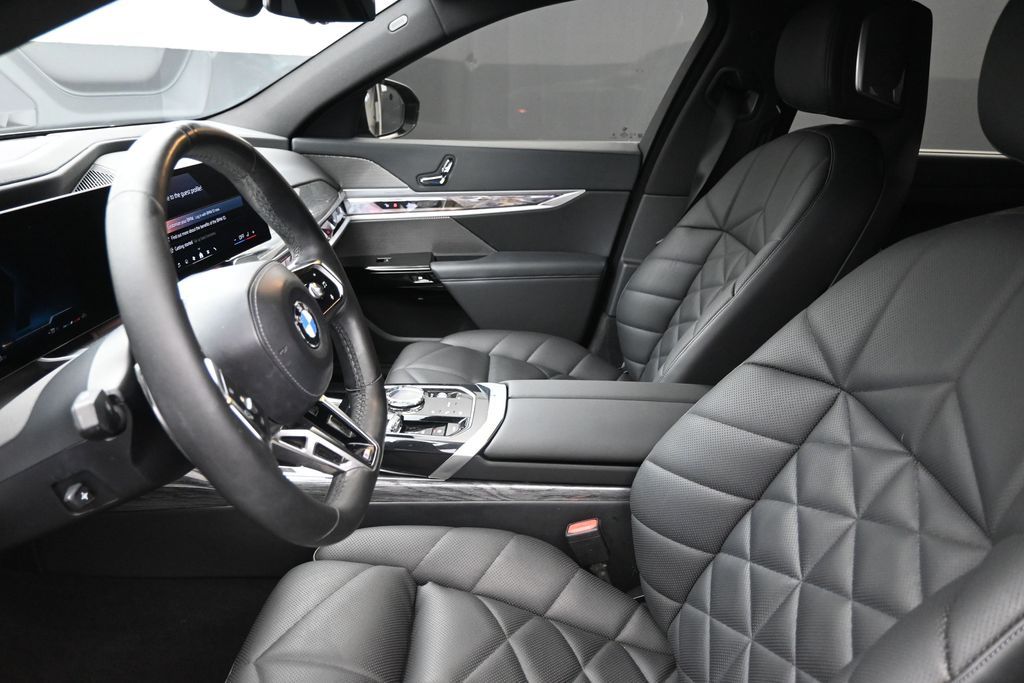2023 BMW 7 Series 740i - Photo 12
