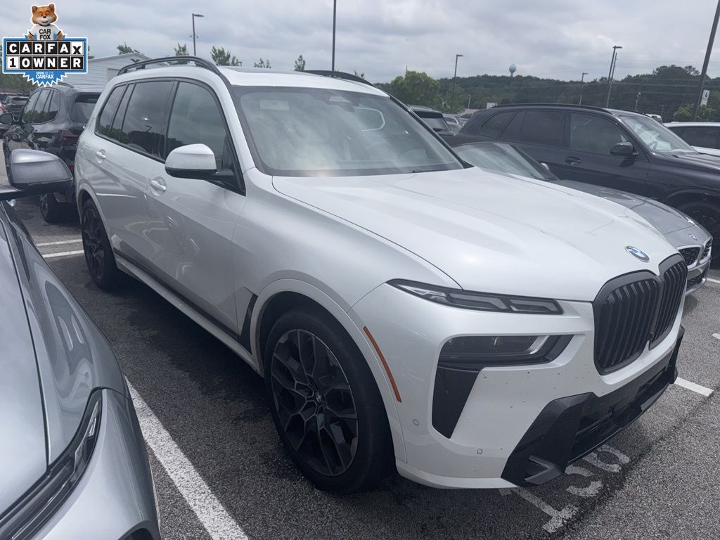 2025 BMW X7 xDrive40i's photo