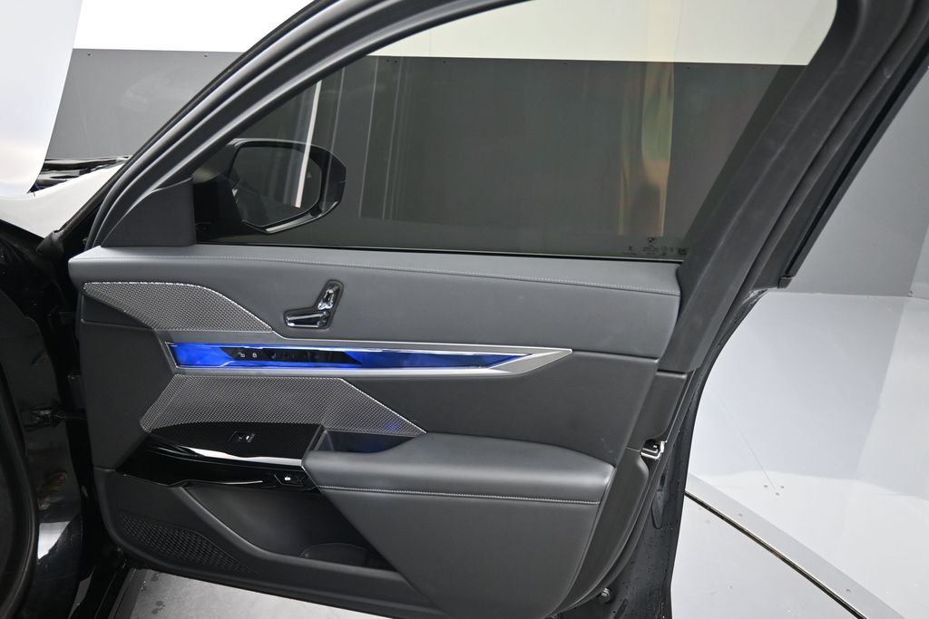 2023 BMW 7 Series 740i - Photo 18