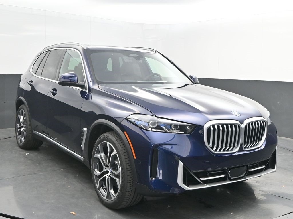 2026 BMW X5 50e's photo