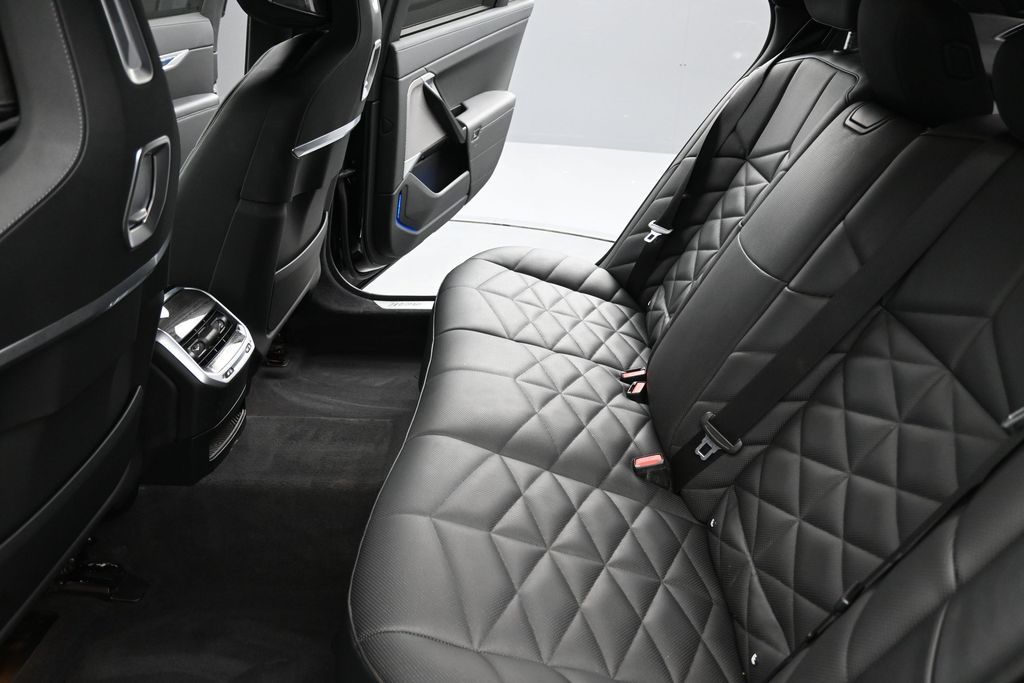 2023 BMW 7 Series 740i - Photo 29
