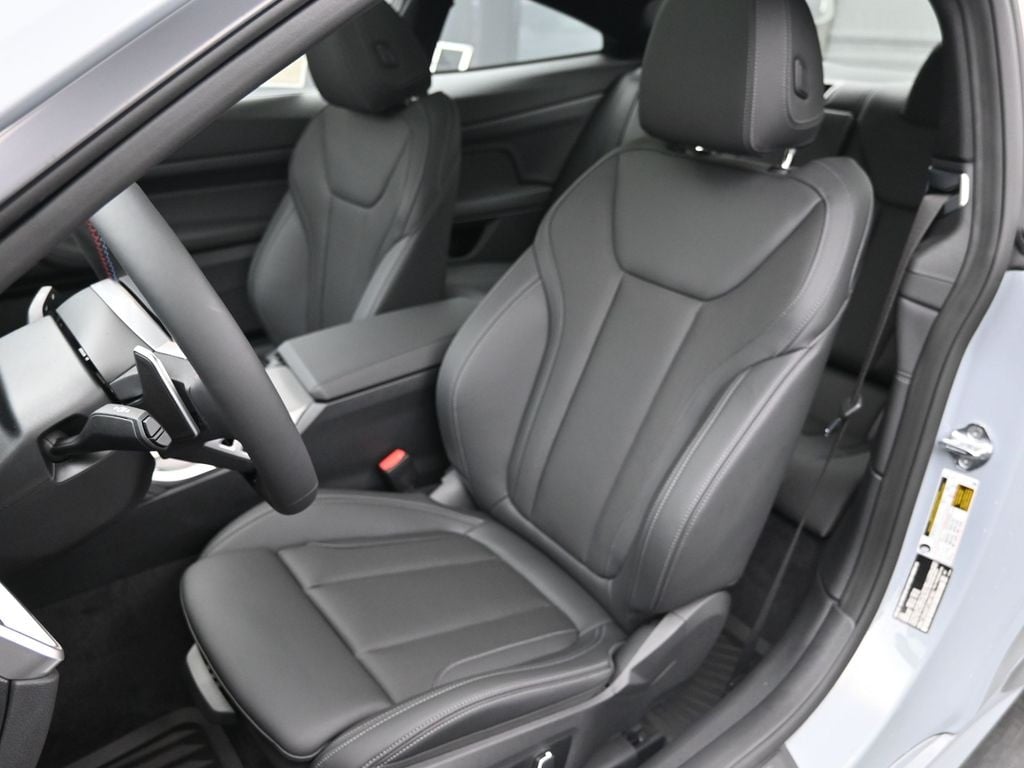 2026 BMW 4 Series M440i - Photo 13