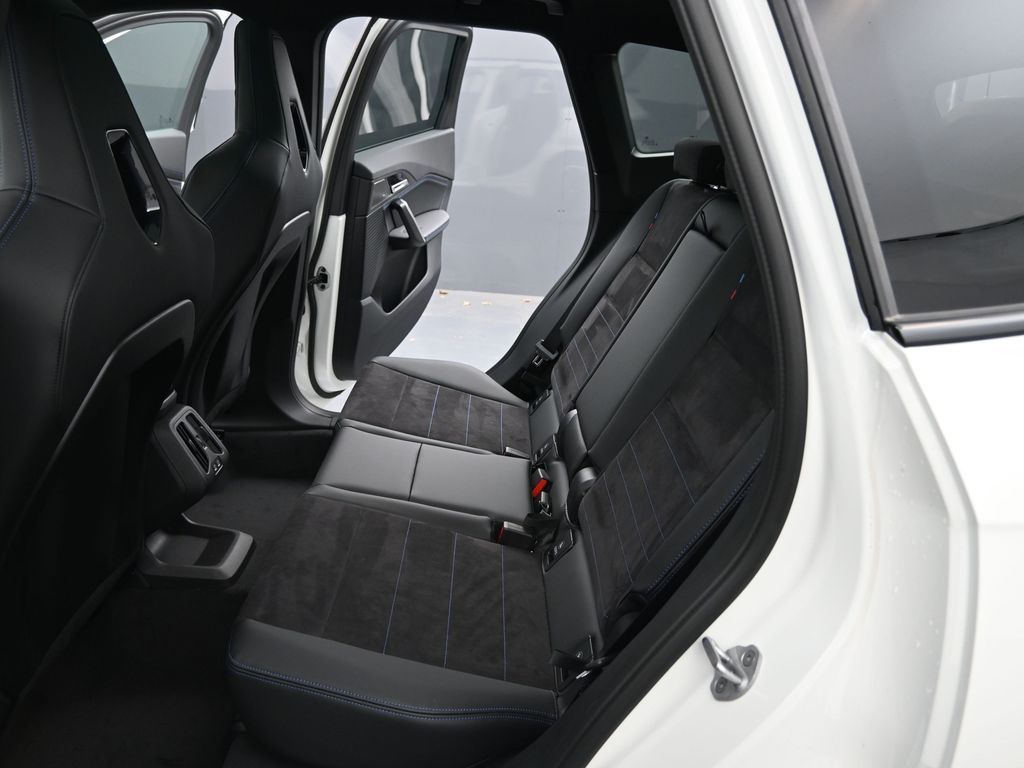 2026 BMW X1 M35i - Photo 37