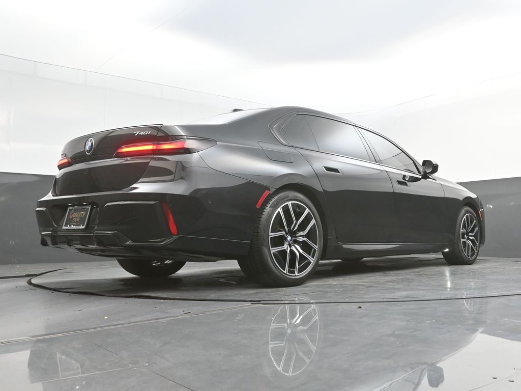 2023 BMW 7 Series 740i - Photo 46