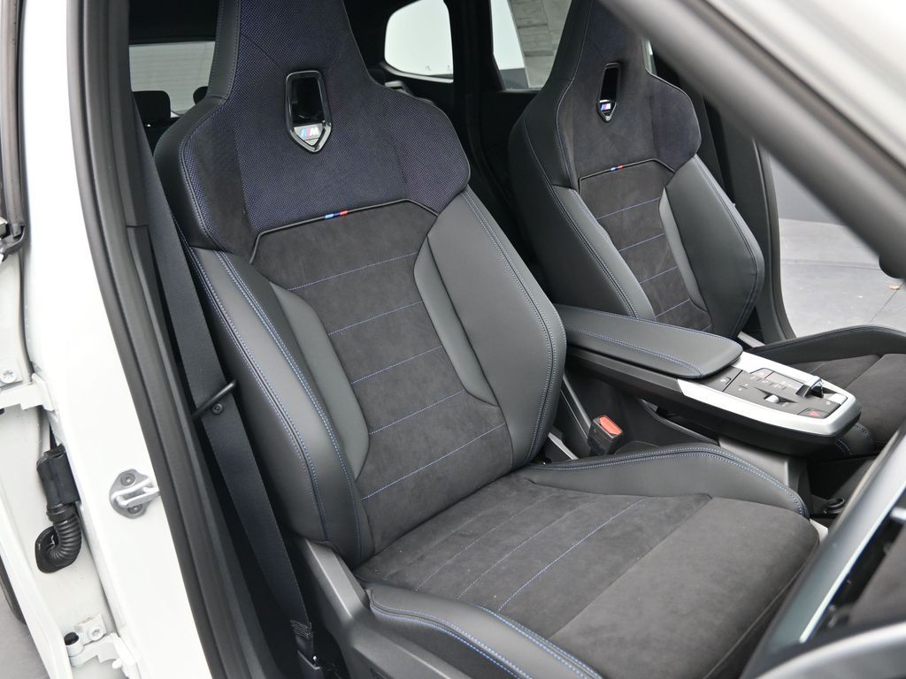 2026 BMW X1 M35i - Photo 28