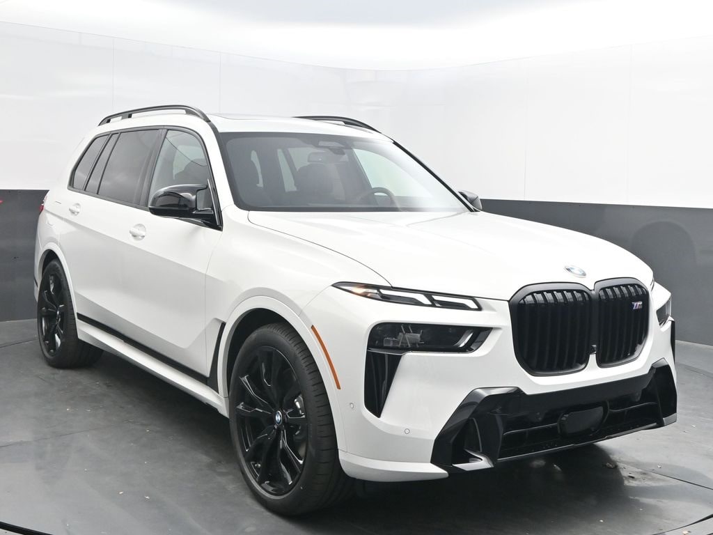 2026 BMW X7 M60i's photo