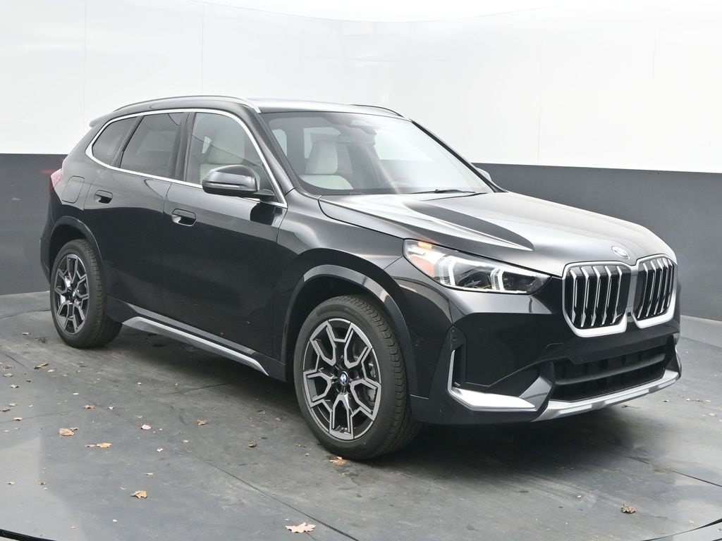 2026 BMW X1 28i's photo