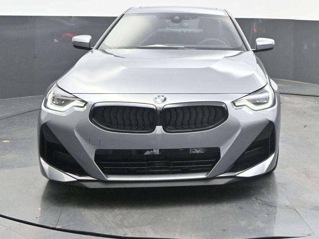 2025 Bmw 230i photo 2