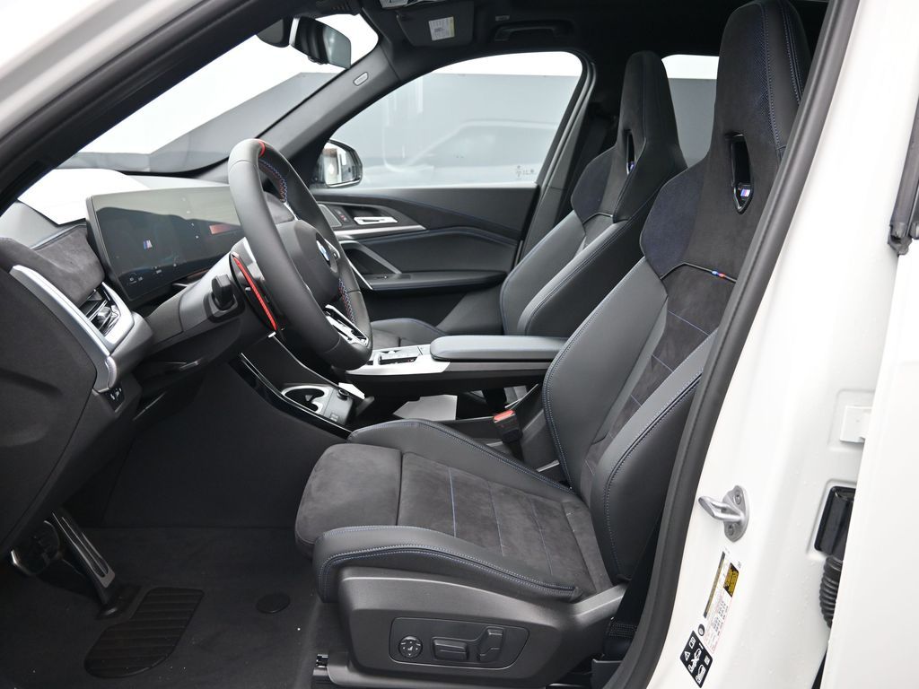 2026 BMW X1 M35i - Photo 12