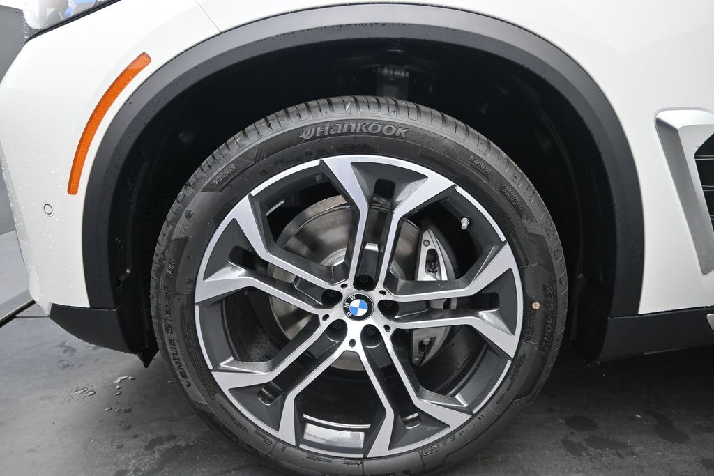 New 2026 BMW X5 xDrive40i SUV