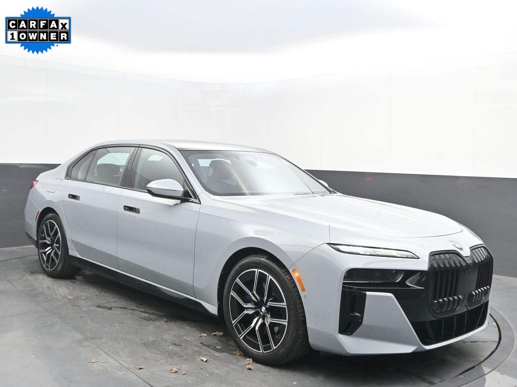 2023 BMW 7 Series 740i's photo