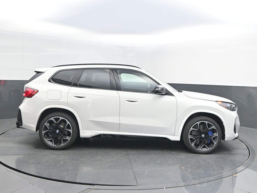 2026 BMW X1 M35i - Photo 8